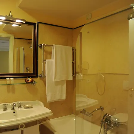 Hotel Daphne 4*
