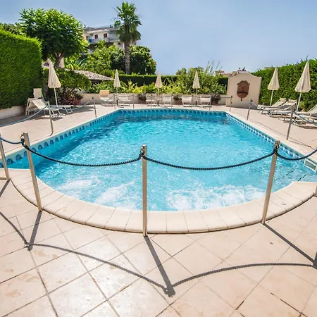 Otel Daphne Giardini Naxos