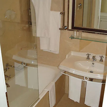 Hotel Daphne 4*