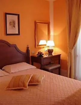 Hotel Daphne 4*