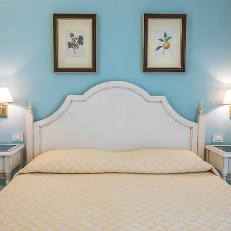 Hotel Daphne Giardini Naxos