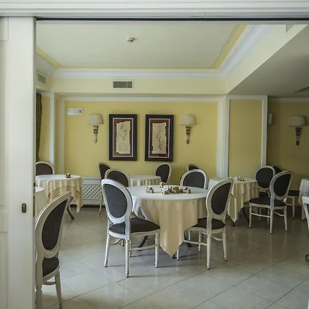 Hotel Daphne Giardini Naxos