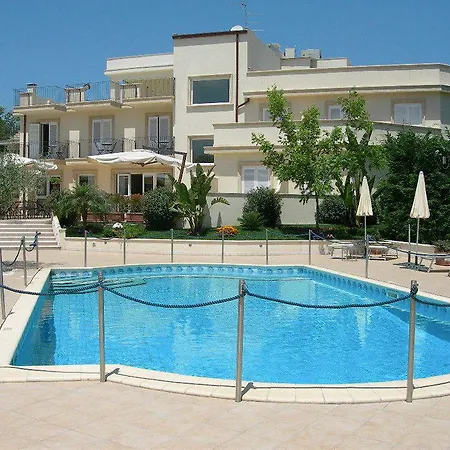 Hotel Daphne Giardini Naxos