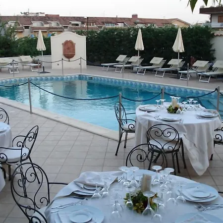 Daphne Giardini-Naxos