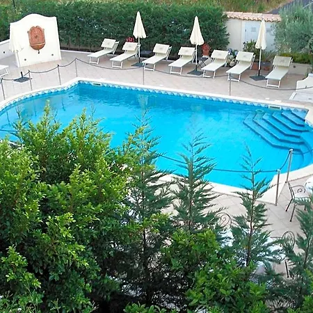 Hotel Daphne 4*