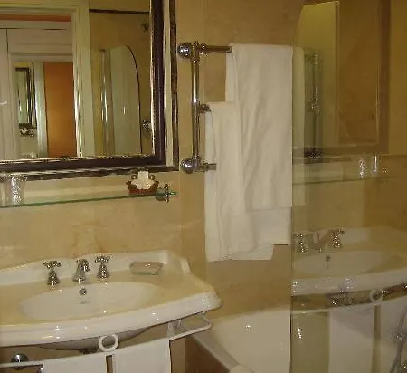 Daphne Giardini-Naxos