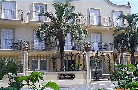 Daphne Giardini-Naxos