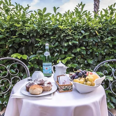 Hotel Daphne Giardini Naxos