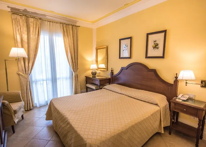 Daphne Hotel Giardini Naxos