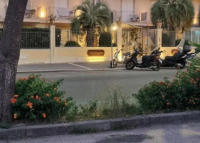 Daphne Giardini Naxos