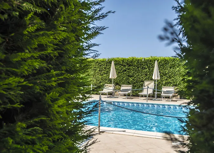 Hotel Daphne 4*