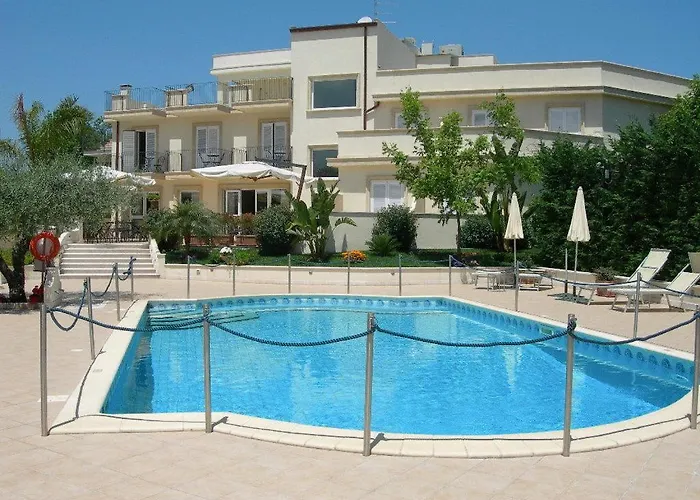 Hotel Daphne Giardini Naxos