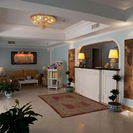 Hotel Daphne 4*