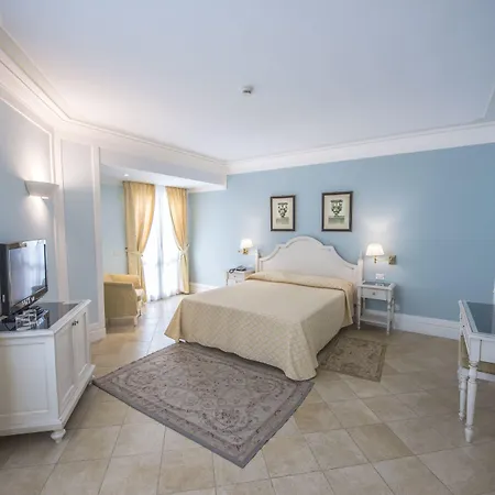 Daphne Giardini-Naxos