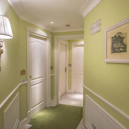 Hotel Daphne 4*