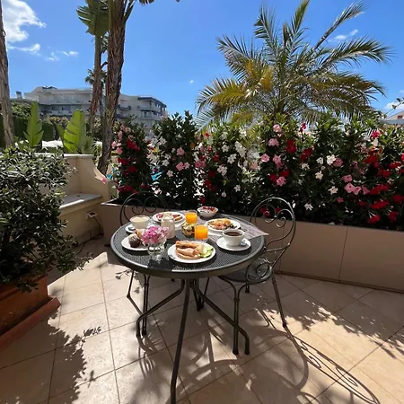 Hotel Daphne Giardini Naxos