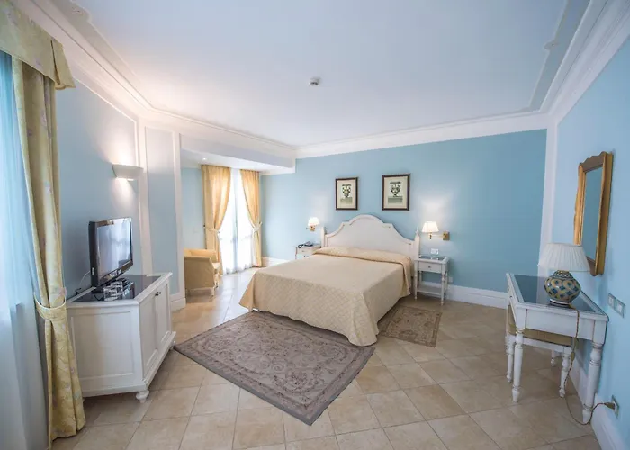 Daphne Giardini-Naxos